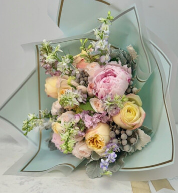 Presentation Wraps and Bouquets