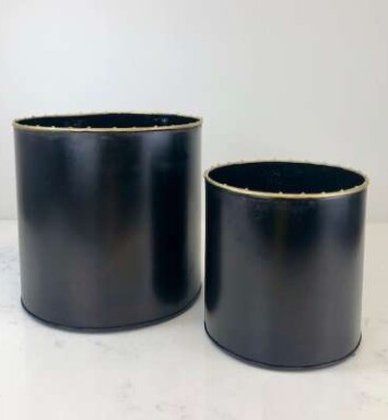 Pot Black with Antique Gold Dots